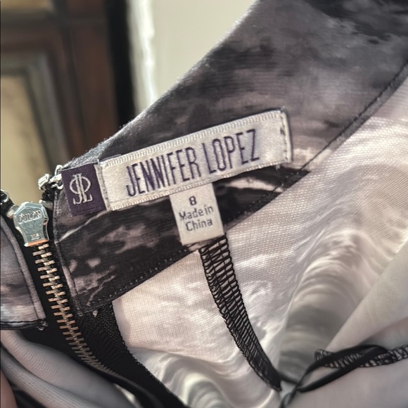 Jennifer Lopez Black and White Sheath Mini Dress - Picture 3 of 3